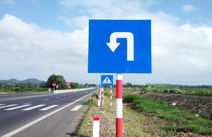 Cột biển báo giao thông – Đảm bảo thông tin và cảnh báo an toàn