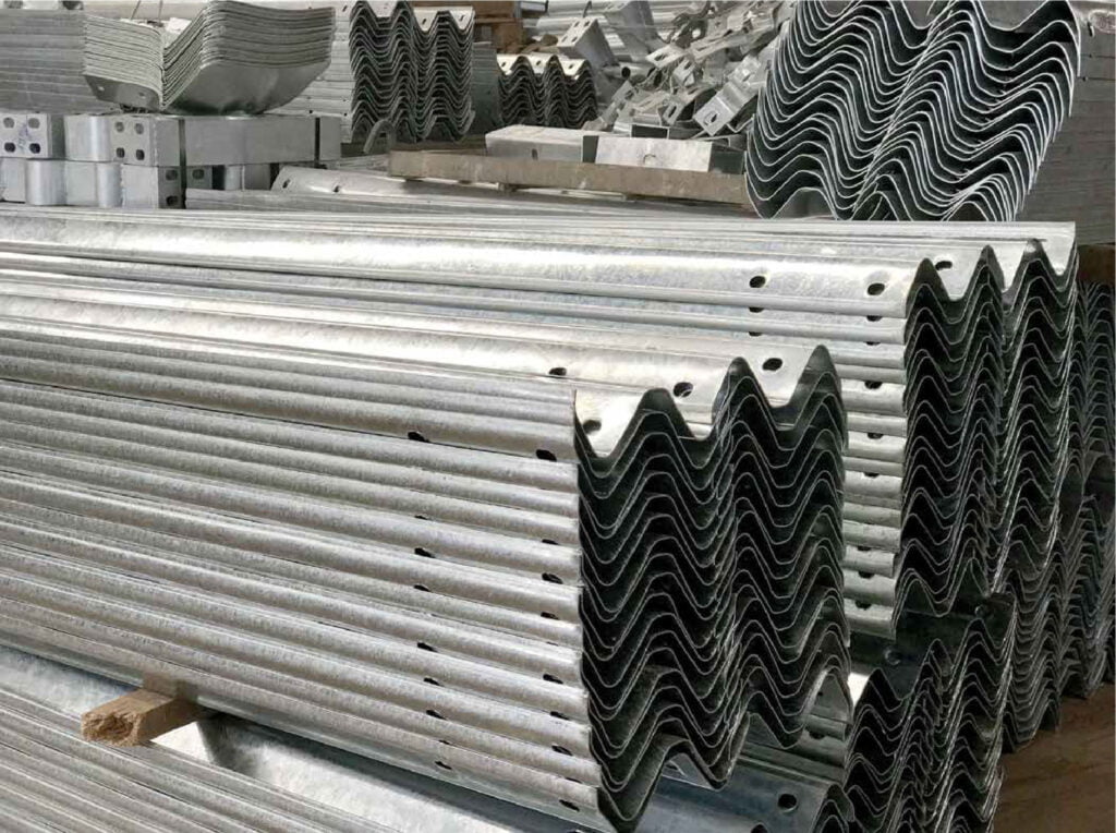 GIA CÔNG HỘ LAN TÔN SÓNG THEO YÊU CẦU – SỰ LỰA CHỌN HÀNG ĐẦU CHO CÔNG TRÌNH AN TOÀN