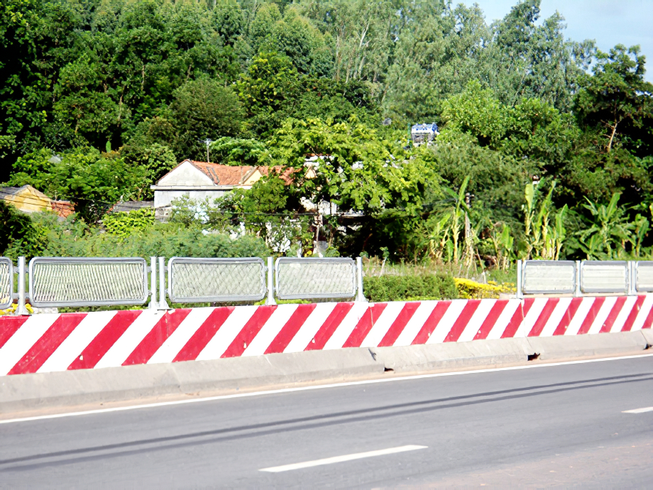 Dải Phân Cách Cố Định