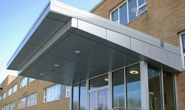 Canopy mặt tiền bằng alu uốn cong nghệ thuật