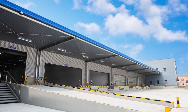 mái canopy khung thép lợp tôn